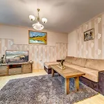 Orpheus Forest Apartment